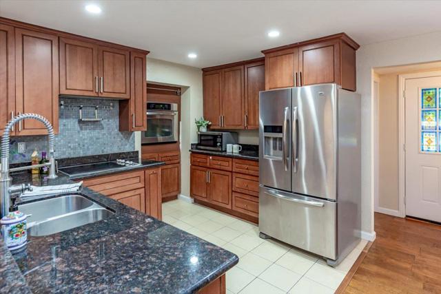 21440 Shady Lane, Los Gatos CA: https://media.crmls.org/mediaz/37bfef3a-dd85-4d3a-9f11-c01025674f29.jpg