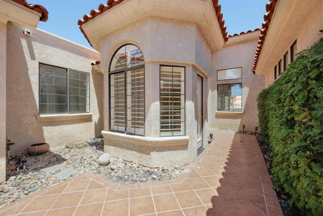 106 Celano Circle, Palm Desert CA: https://media.crmls.org/mediaz/37c00e3d-8e06-458d-8c2b-058c7156d522.jpg