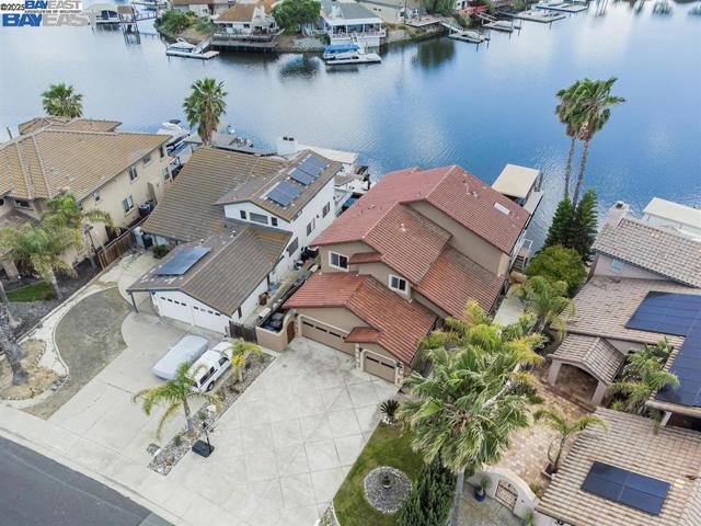 4892 South Pt, Discovery Bay CA: https://media.crmls.org/mediaz/37c05c38-21a5-421f-b94b-fdaf422ba117.jpg
