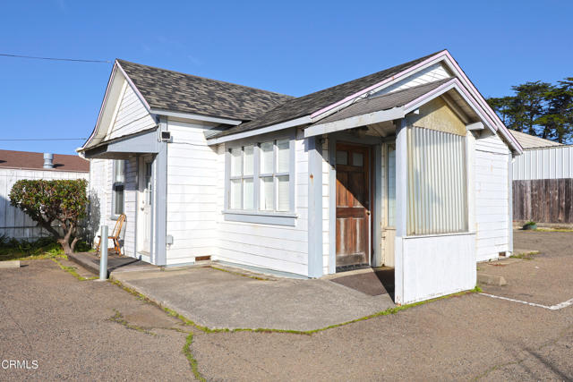 726 N Main Street, Fort Bragg, California 95437, ,Commercial Sale,For Sale,726 N Main Street,CRC1-10469