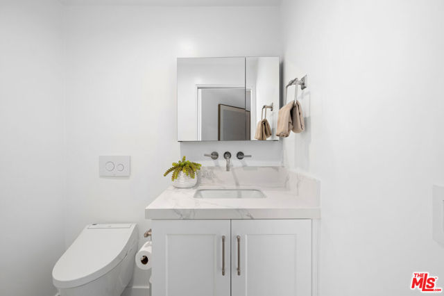 1183 La Mirada Street, Laguna Beach CA: https://media.crmls.org/mediaz/37c0b189-6f85-456a-9e16-5db74cd50daa.jpg