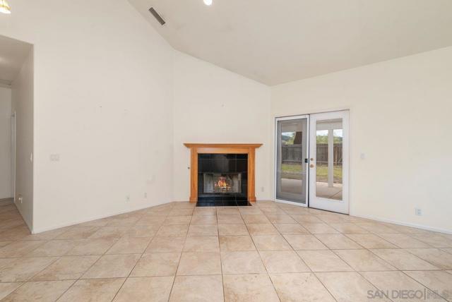 13222 Whitewater Dr, Poway CA: https://media.crmls.org/mediaz/37c1ff0f-a4f4-41e8-b9eb-86e7987382f9.jpg