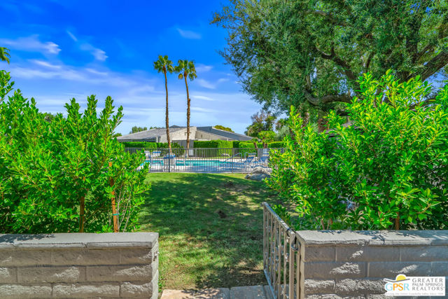 2602 N Whitewater Club Drive, Palm Springs CA: https://media.crmls.org/mediaz/37c25b6a-2d48-4c4e-8ce1-ee2072e06199.jpg