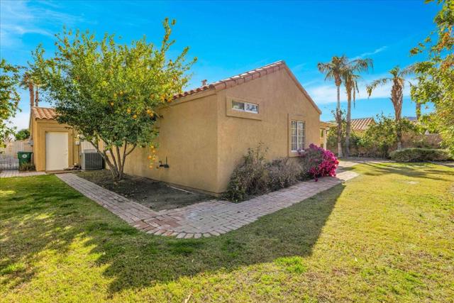36429 Las Begonias, Cathedral City CA: https://media.crmls.org/mediaz/37c26de8-e2f5-439c-9e34-953913e80f90.jpg