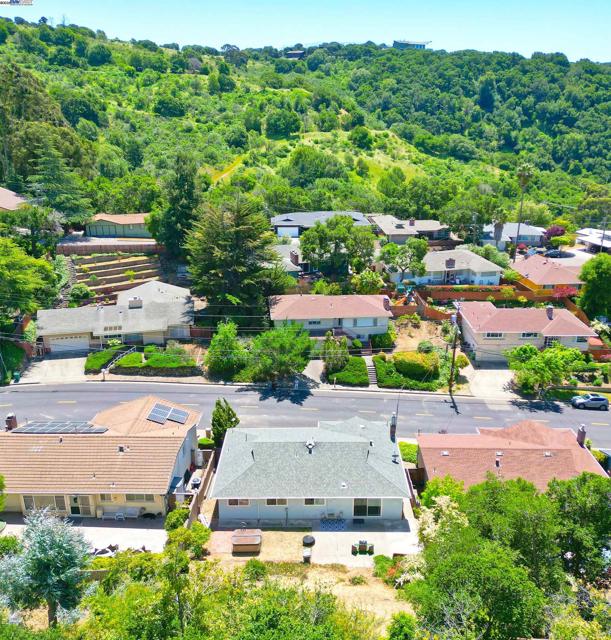 82 Elysian Fields Dr., Oakland CA: https://media.crmls.org/mediaz/37c27153-5c4e-487f-ac0c-8312e560acad.jpg