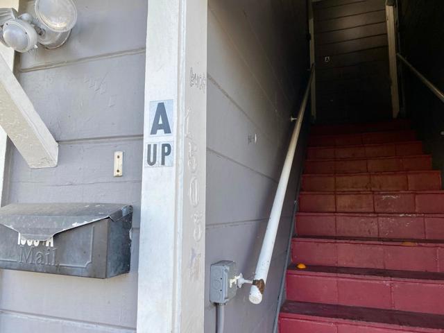 1507 E 15th Street, Oakland CA: https://media.crmls.org/mediaz/37c3a221-8d70-49db-a293-4b04bf8d6880.jpg