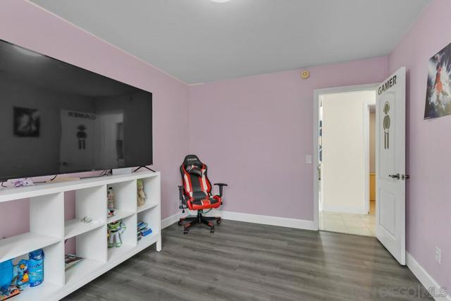 53 Avenida Descanso, Oceanside CA: https://media.crmls.org/mediaz/37c3b482-2251-4164-922c-86aaabb22be6.jpg