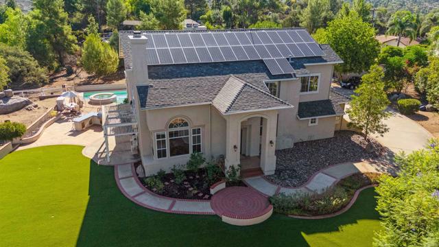 2173 Twisted Oak Ln Lane, Alpine CA: https://media.crmls.org/mediaz/37c3fe03-b85d-4ca6-a501-62ca1b35c996.jpg