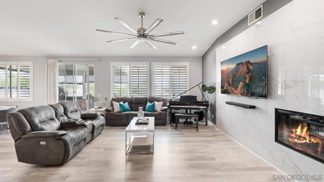 28371 Evening Star Dr, Menifee CA: https://media.crmls.org/mediaz/37c41e1b-e683-43e5-8731-dfd1efd0e0a4.jpg