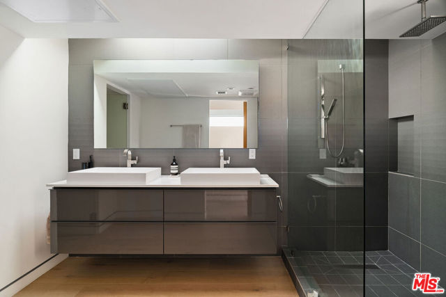 820 N Formosa Avenue, Los Angeles CA: https://media.crmls.org/mediaz/37c4446a-48ab-42c2-936a-574d7e8a4852.jpg