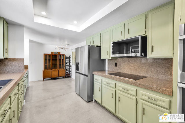 20 Kevin Lee Lane, Rancho Mirage CA: https://media.crmls.org/mediaz/37c45759-8986-440b-a159-f68cac9d5b5f.jpg