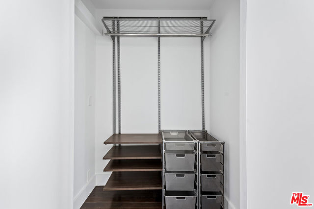 1939 Purdue Avenue, Los Angeles CA: https://media.crmls.org/mediaz/37c4762d-880b-4377-8442-f239a660c428.jpg
