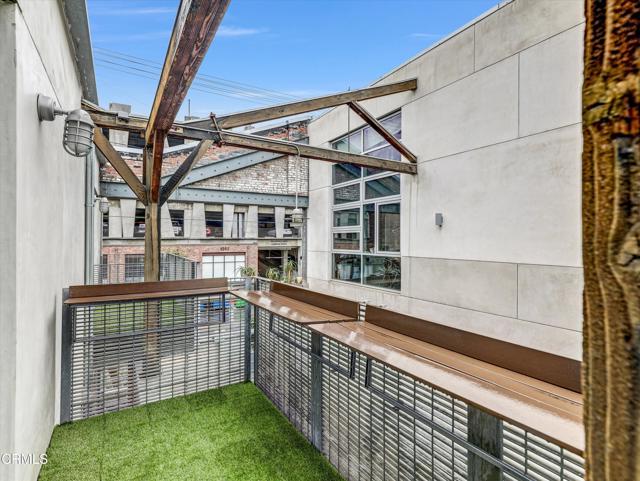 Detail Gallery Image 22 of 40 For 527 Molino St #110,  Los Angeles,  CA 90013 - 2 Beds | 1/1 Baths