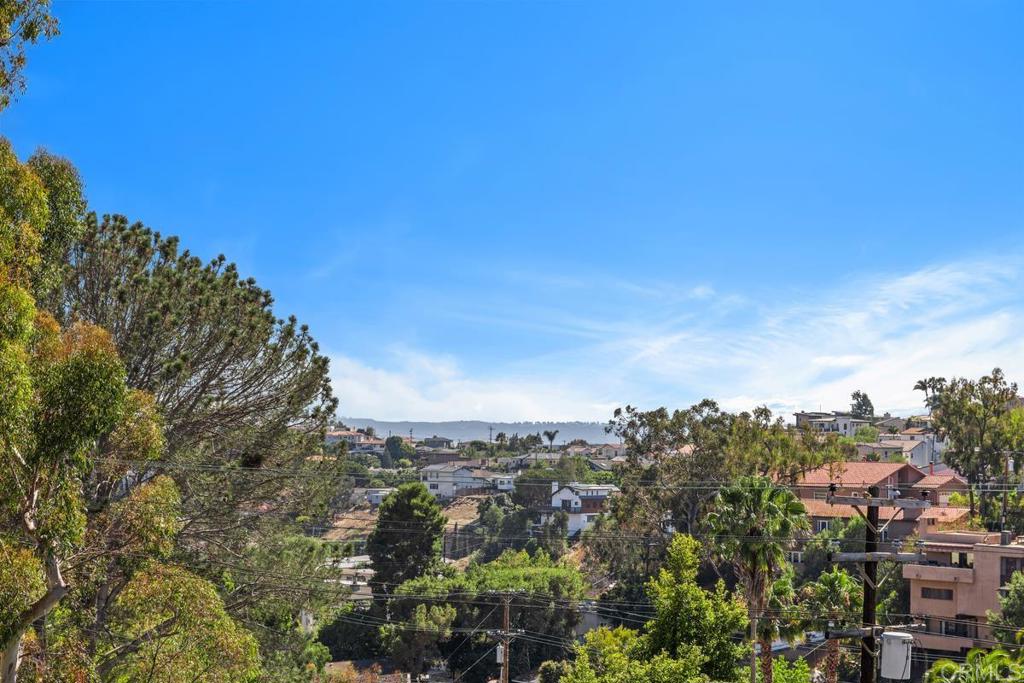 https://media.crmls.org/mediaz/37c4fb61-da93-4ca8-b825-760c8c78c6a9.jpg?preset=X-Large