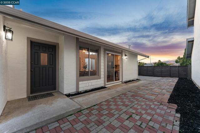 34915 Osprey Dr, Union City CA: https://media.crmls.org/mediaz/37c52bf9-8c73-42d4-85fb-9be8bc9050df.jpg