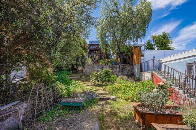 405 Langley St, San Diego CA: https://media.crmls.org/mediaz/37c540bc-40e7-4337-aab4-e3f8227bd164.jpg