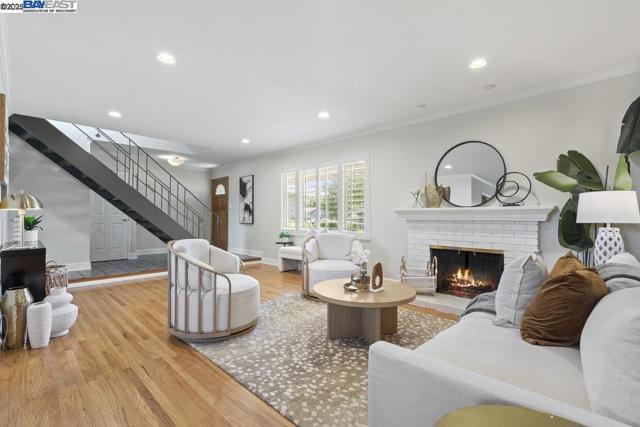 6649 Waverly Rd, Martinez CA: https://media.crmls.org/mediaz/37c60e75-3577-4181-b13c-f19bdf137037.jpg