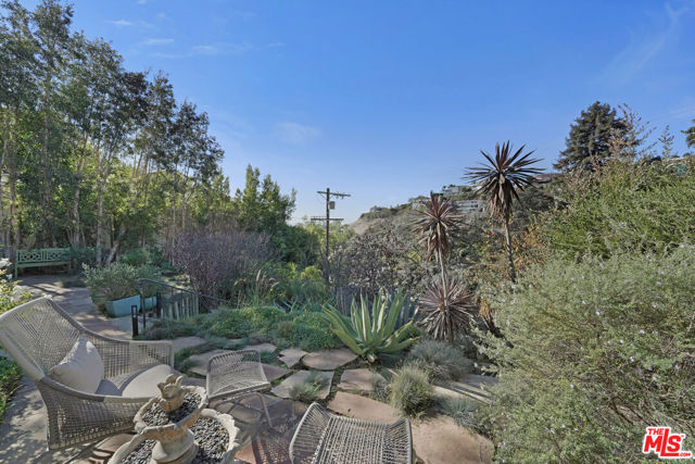 Image 2 for 1522 Forest Knoll Dr, Los Angeles, CA 90069