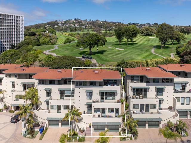 7127 Fay Avenue, La Jolla CA: https://media.crmls.org/mediaz/37c66b0f-1ae4-4df9-b2aa-933ec6e2d2a7.jpg