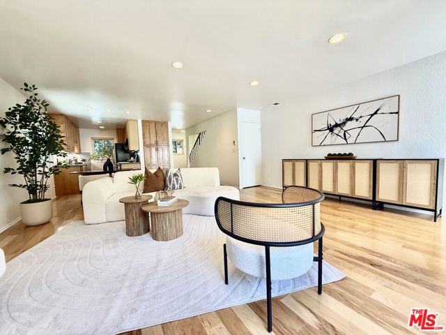 2016 Euclid Street, Santa Monica CA: https://media.crmls.org/mediaz/37c76a2b-9202-4854-ae70-3868067d8734.jpg