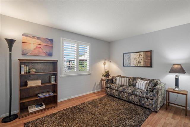 501 Moorpark Way, Mountain View CA: https://media.crmls.org/mediaz/37c7763e-05db-4557-a418-b782f7cd81c2.jpg