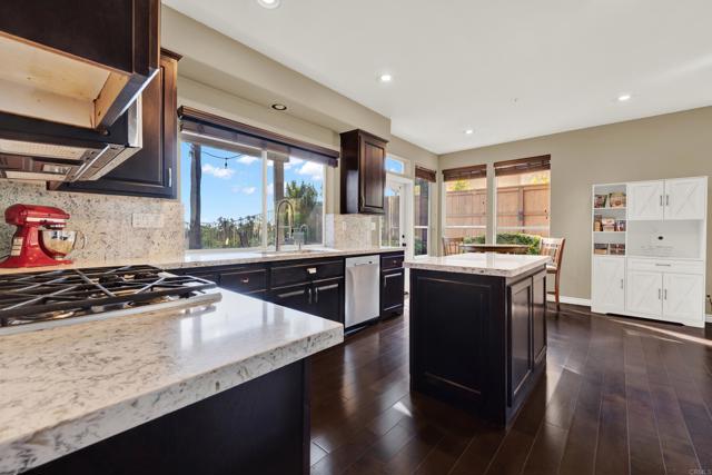 Detail Gallery Image 10 of 74 For 2223 Rock View Glen, Escondido,  CA 92026 - 4 Beds | 2/1 Baths