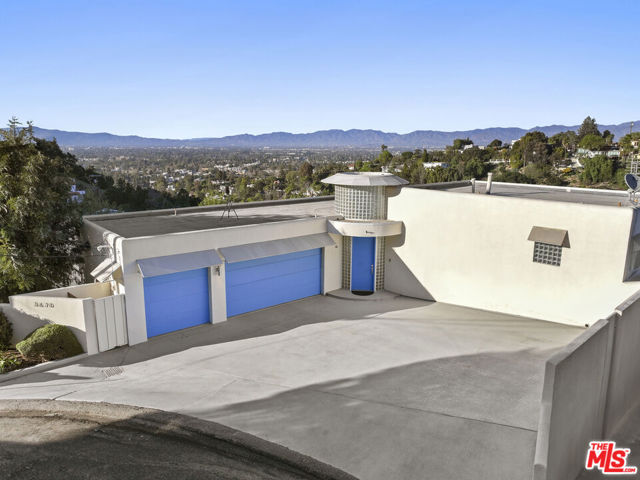 3670 Avenida Del Sol, Studio City CA: https://media.crmls.org/mediaz/37c7e31c-63ce-48b8-a4db-be28070d1b79.jpg