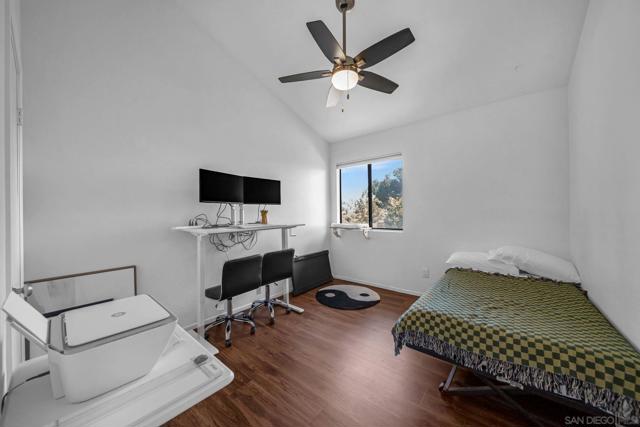 970 Marlin Dr, Vista CA: https://media.crmls.org/mediaz/37c84572-fc2d-483c-94d9-372b2573c6f5.jpg
