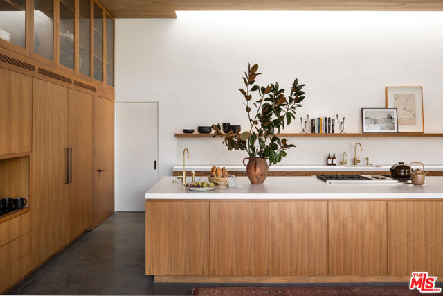 6708 Wildlife Road, Malibu CA: https://media.crmls.org/mediaz/37c872ce-fc10-44a8-a0a1-0cf835d87dee.jpg