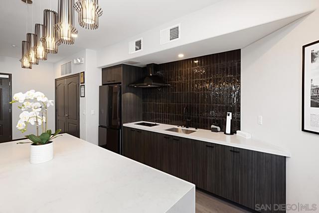 3957 30Th St, San Diego CA: https://media.crmls.org/mediaz/37c8b7b6-ba03-43e2-84e0-415b6c86405e.jpg