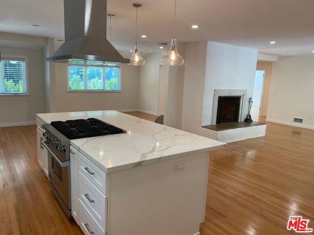 2201 Coldwater Canyon Drive photo 8