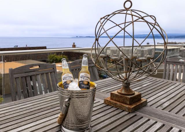 643 Beach Drive, Aptos CA: https://media.crmls.org/mediaz/37c92141-c95c-4a22-bc30-8b2fe328b804.jpg