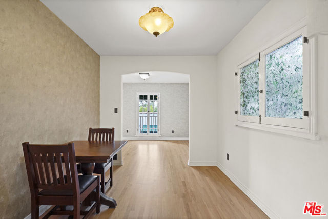 1811 Effie Street, Los Angeles CA: https://media.crmls.org/mediaz/37c9bac4-c034-4472-ad88-c6bbe6595618.jpg