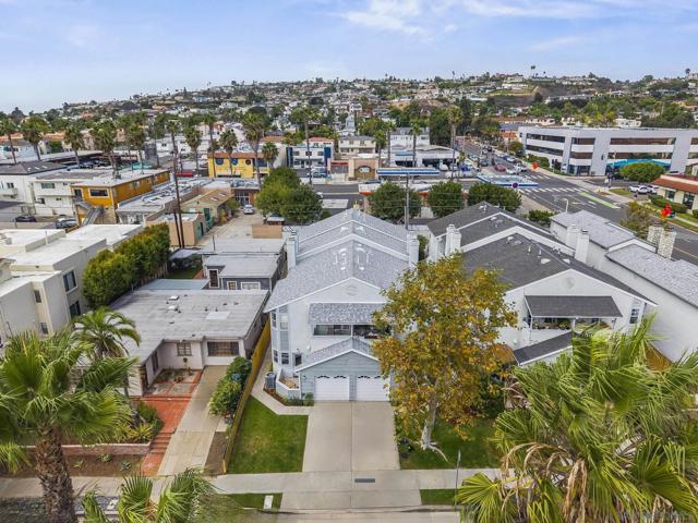 972 Sapphire Street, Pacific Beach (San Diego) CA: https://media.crmls.org/mediaz/37c9e532-025a-4416-85ad-3968fc0a346e.jpg