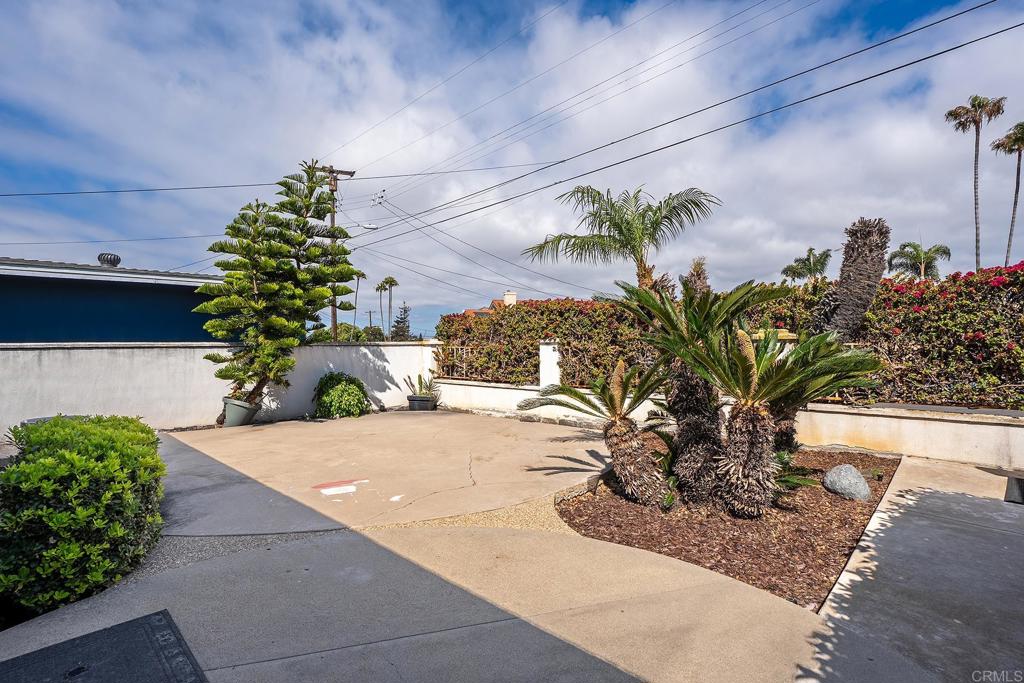 3026 Poinsettia Dr - photo 3