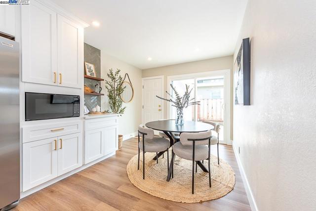 41327 Erma Ave, Fremont CA: https://media.crmls.org/mediaz/37cd07d5-3df2-4653-8f01-980ff95a4c11.jpg