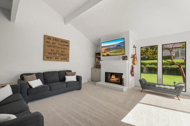 280 Joes Lane, Hollister CA: https://media.crmls.org/mediaz/37cd1311-5ffa-4b41-a2c7-156ac6b7bdbd.jpg