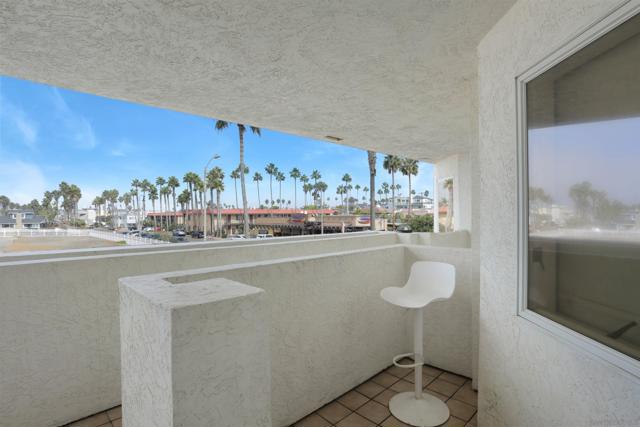 1100 Seacoast Dr, Imperial Beach CA: https://media.crmls.org/mediaz/37cd6da1-226d-424d-b0ff-257de4d7fec9.jpg