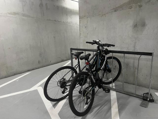 Shared common area garage w/ bike storage