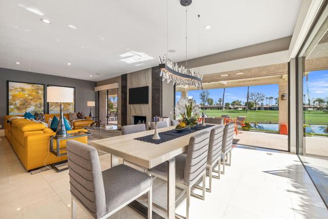 6 Barnard Court, Rancho Mirage CA: https://media.crmls.org/mediaz/37cecbc1-3447-4b48-8ec9-121d7e9f3b5a.jpg