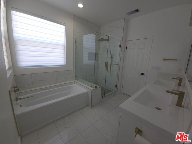 8004 Rose Street, Paramount CA: https://media.crmls.org/mediaz/37cef24c-292b-494c-980e-30deca2fdcfd.jpg