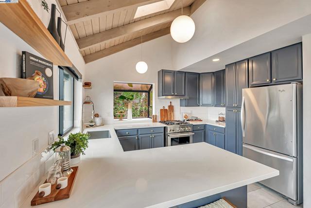 1106 Besito Ave, Berkeley CA: https://media.crmls.org/mediaz/37cfde9f-a471-40b2-b0c8-0e726fe108e2.jpg