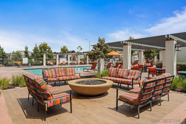 4170 Sitio Cielo, Oceanside CA: https://media.crmls.org/mediaz/37cfed5c-00e3-42e3-adfe-3446a8a366fa.jpg