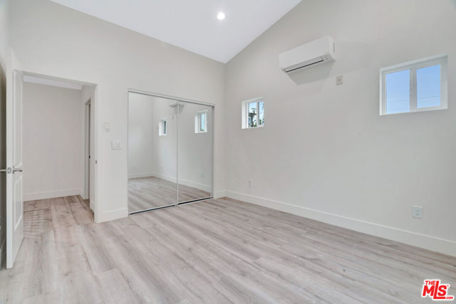 19513 Cantara Street, Reseda CA: https://media.crmls.org/mediaz/37cff46e-000d-4a39-8075-e21e3998cab5.jpg