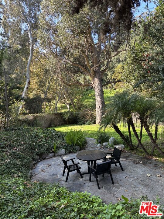 Drew Fenton | 643 Hightree Road Santa Monica CA | MLS: 7522748 Drew Fenton | 643 Hightree Road Santa Monica CA | MLS: 7522748