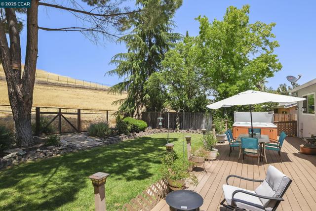 1169 Discovery Way, Concord CA: https://media.crmls.org/mediaz/37d040fc-0b7c-472c-9763-dca57ec1af85.jpg
