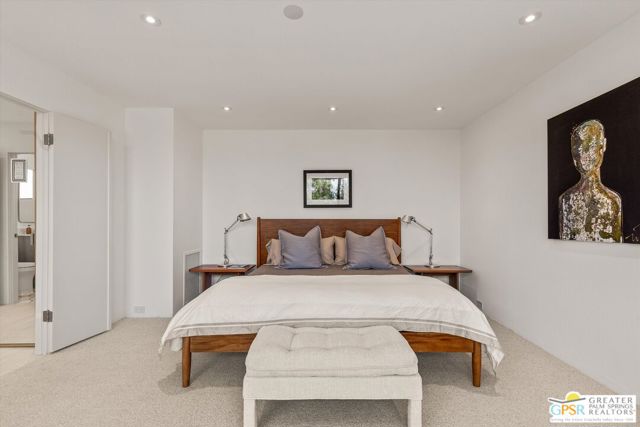 6 Trojan Court, Rancho Mirage CA: https://media.crmls.org/mediaz/37d06812-bfa7-4cb7-9c0e-55797a2566b3.jpg