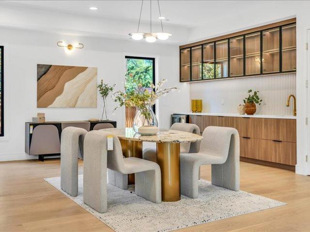 883 Rorke Way, Palo Alto CA: https://media.crmls.org/mediaz/37d11b06-a312-471b-b82f-f0623ef91fe7.jpg