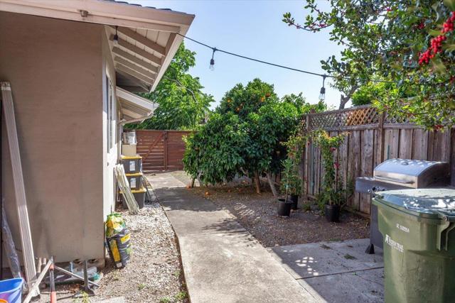 2725 Newhall Street, Santa Clara CA: https://media.crmls.org/mediaz/37d13dc2-5177-4738-ba16-ebe77481814b.jpg