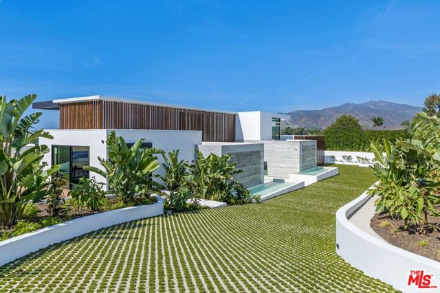 Image 29 of 41 For 6889 Dume Drive